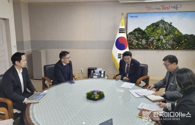 이응우 계룡시장은 7일 하대실2지구 공동1블록 개발사업 관련 시행사(태유디앤피(주))에게 우수 건설사 참여를 요청하고 현안을 점검했다.